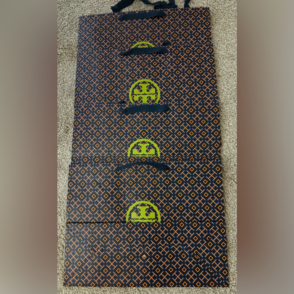 New Set of 4 Toru Burch shopping bag